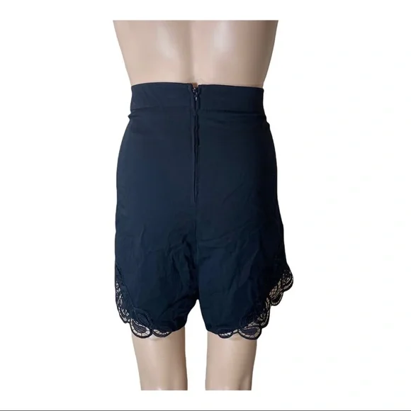 Torrid black lace shorts - Picture 3 of 5